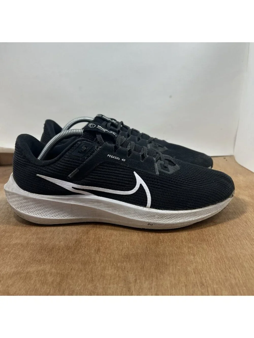 Nike Air Zoom Pegasus 40 Mens Size 10.5 Black White Running Sneakers DV3853-001